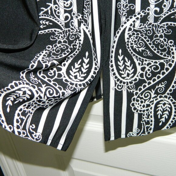 2 for/ $40 Nygard Half Button Up Black Paisley Striped Tunic Size Small - Picture 12 of 16